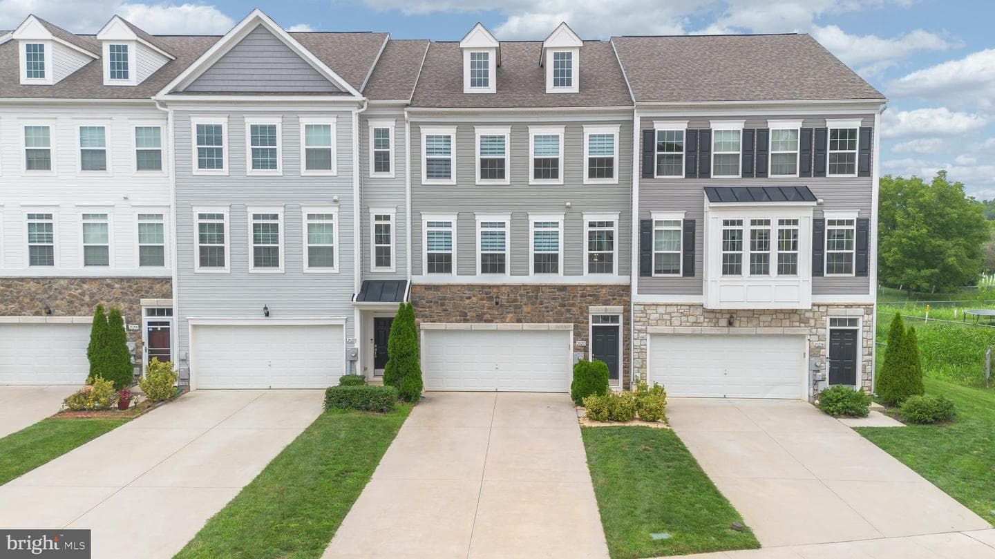 20212 CAPITAL LANE