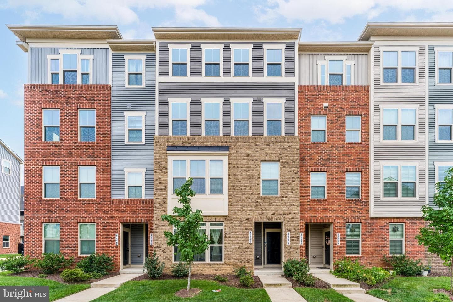 42621 Burbank TER STERLING VA 20166