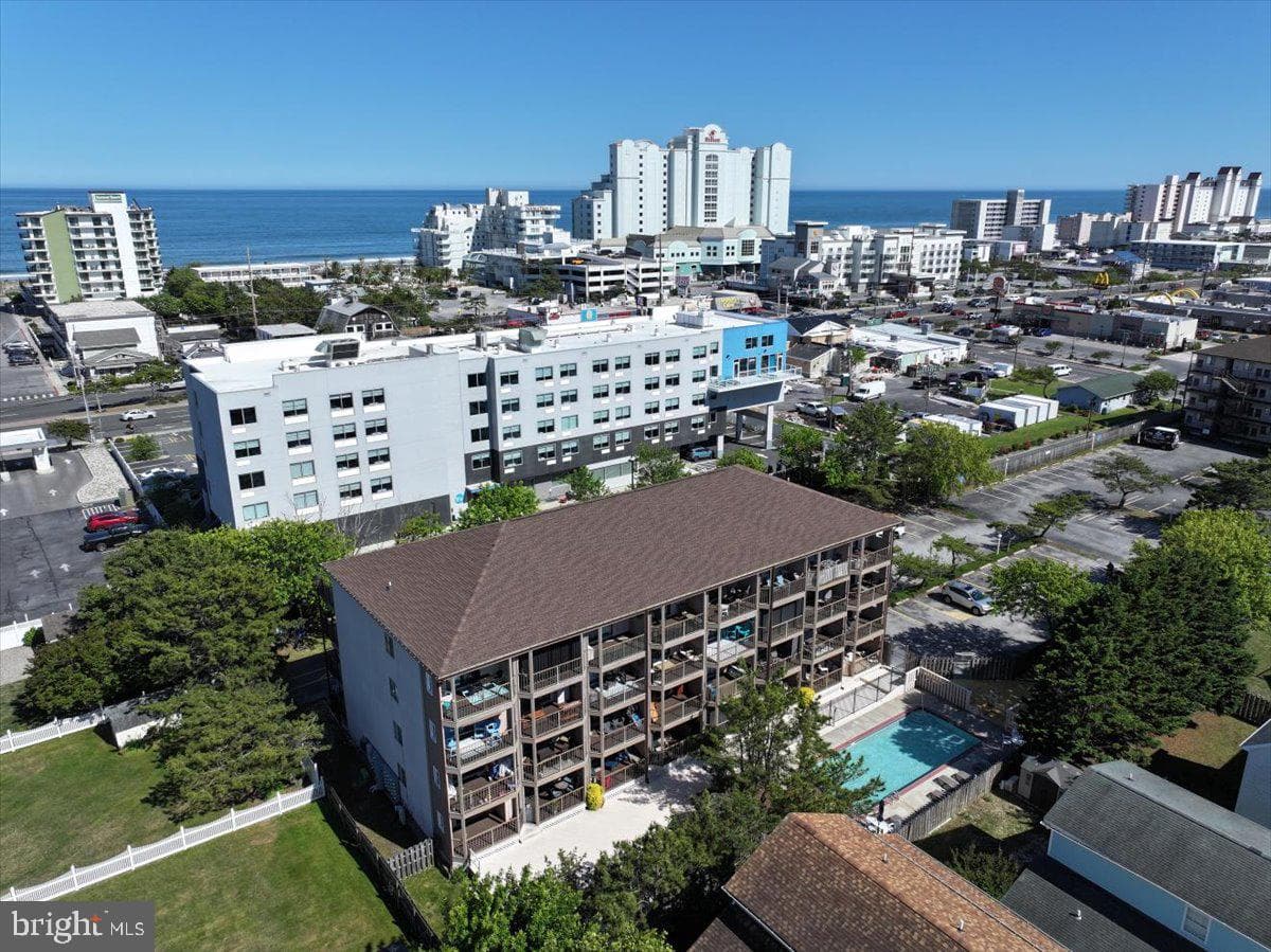 204 33RD STREET 30302