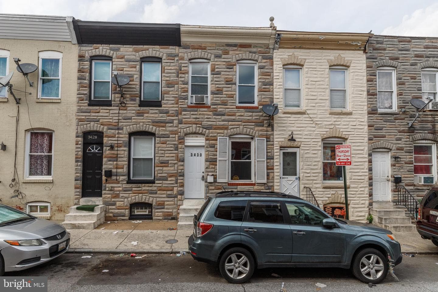 3430 LEVERTON AVENUE - Photo 1