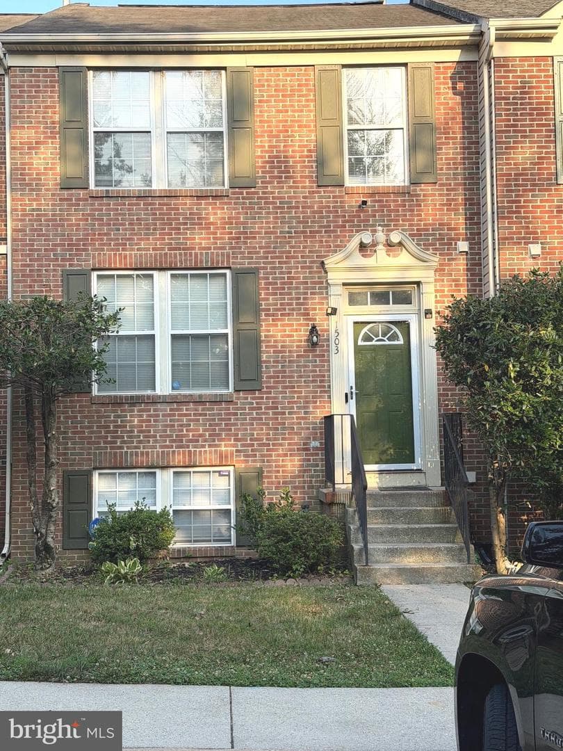 1503 TOWN VIEW COURT