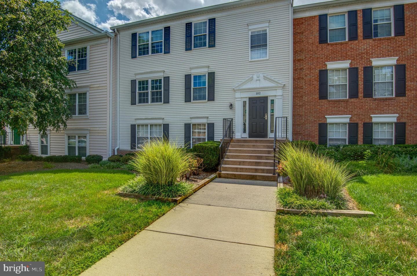 102 PROSPERITY AVENUE E