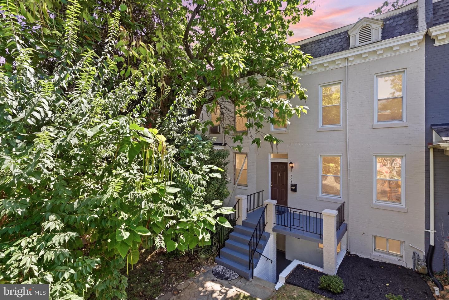 608 KENYON STREET - Photo 1