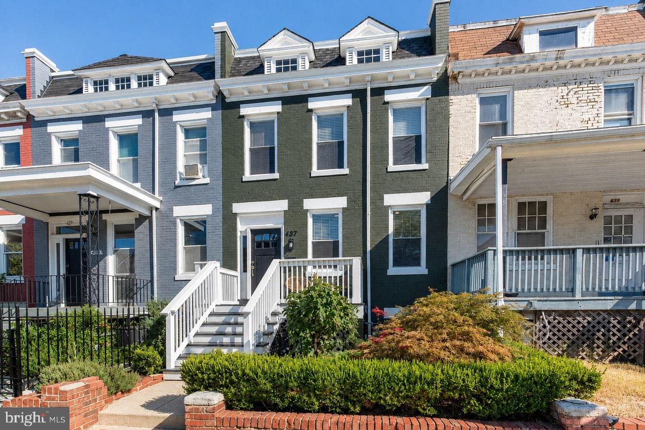 437 KENYON STREET - Photo 1