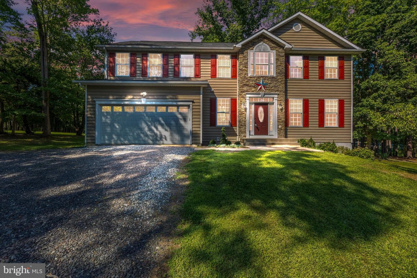 10 PINE VIEW COURT