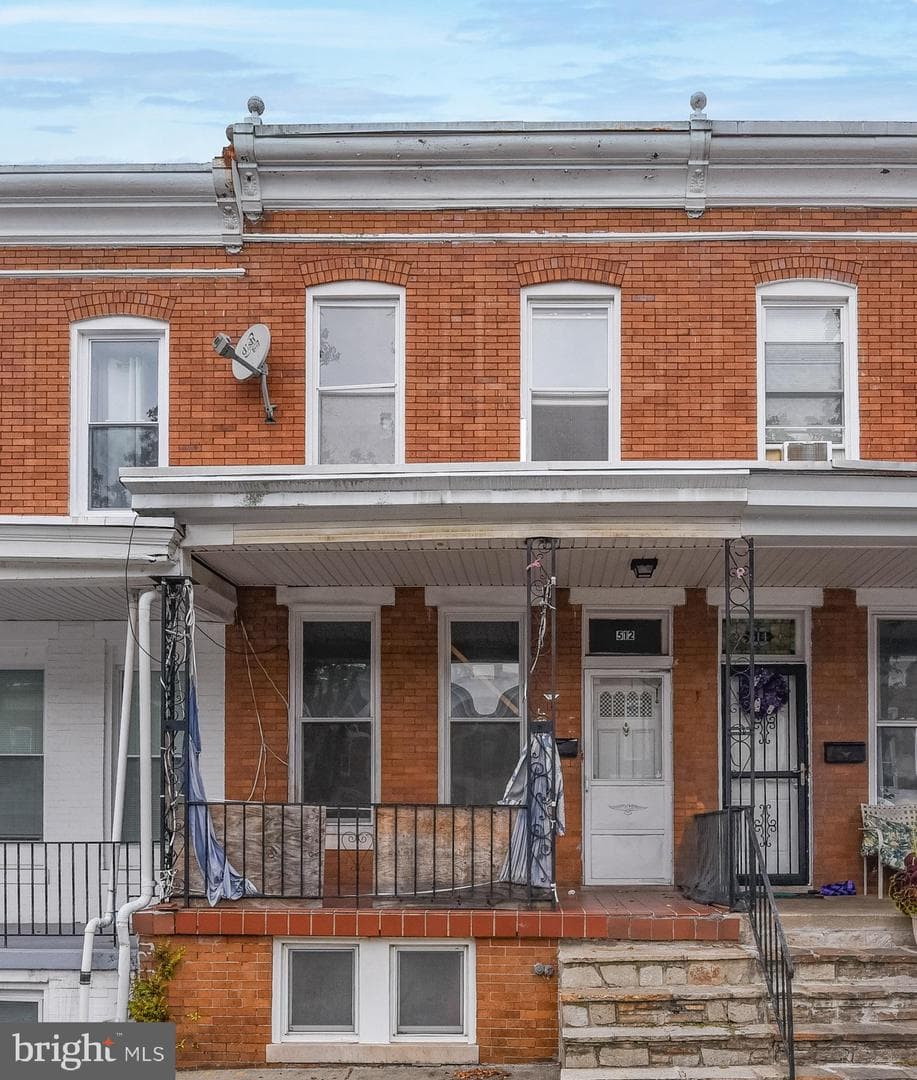 512 E 35TH STREET - Photo 1