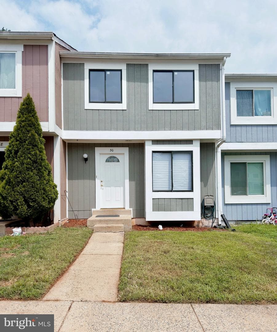 30 SUGARLAND SQUARE COURT