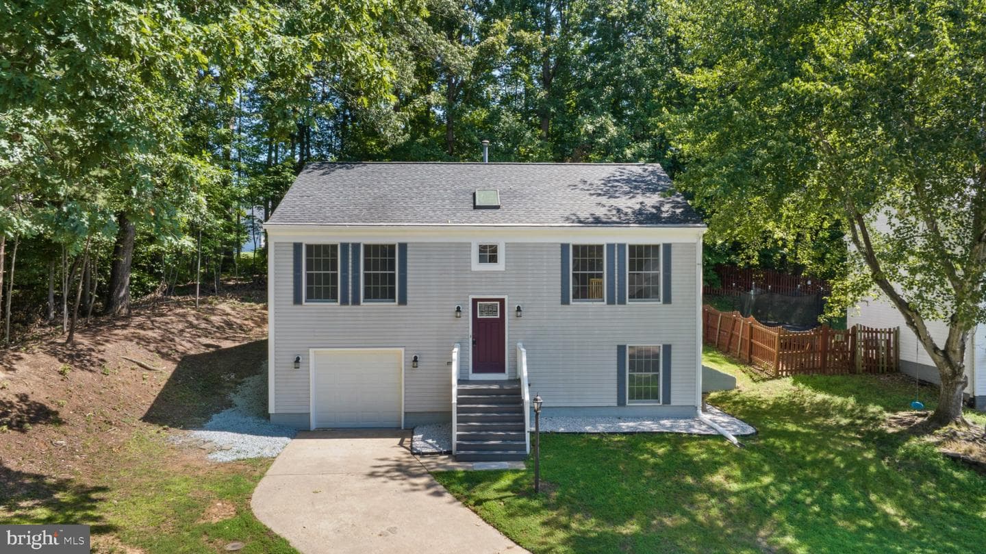 14 Glendale Dr, Stafford, VA 22556-3870, United States