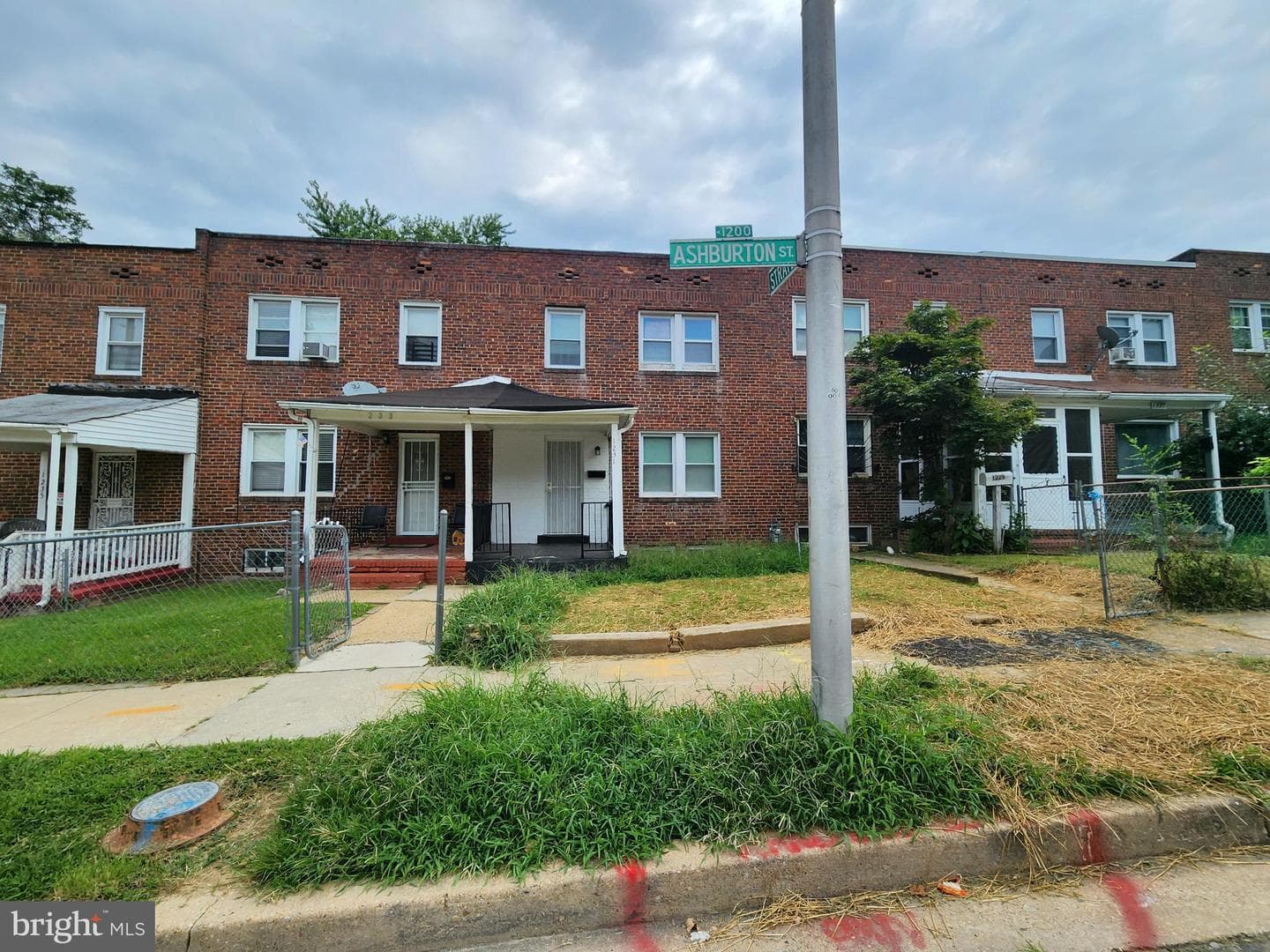 1231 ASHBURTON STREET - Photo 1