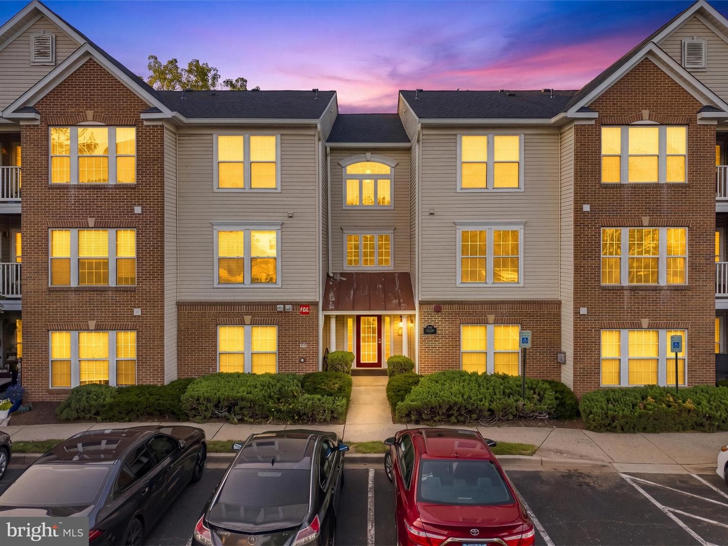500 LEAHY COURT 1L