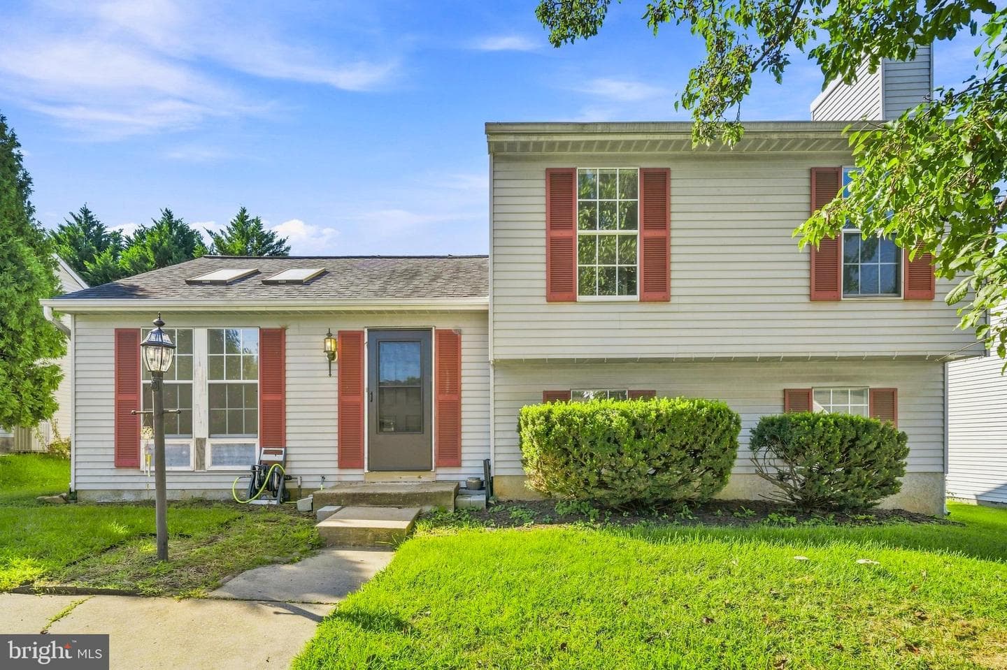 7 BRIARLEAF COURT