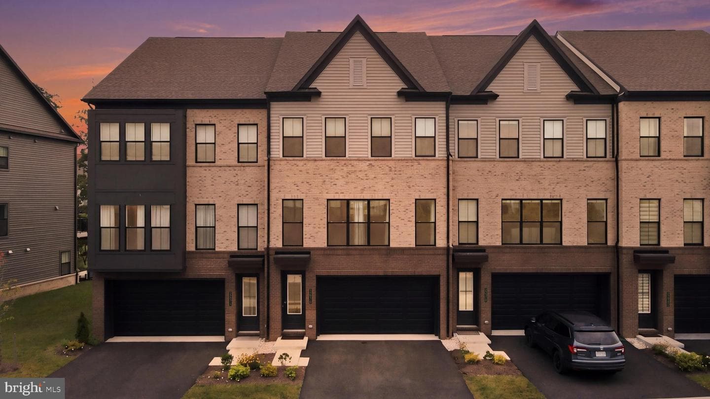 22976 Copper Tree Ter, Ashburn, VA 20148-5206, United States