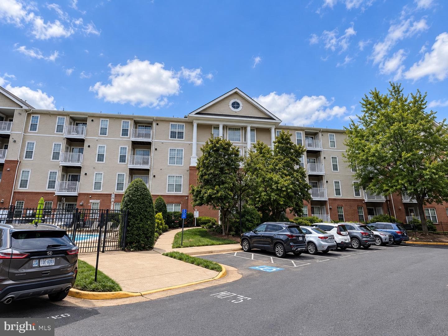 7000 Falls Reach DR #209 FALLS CHURCH VA 22043
