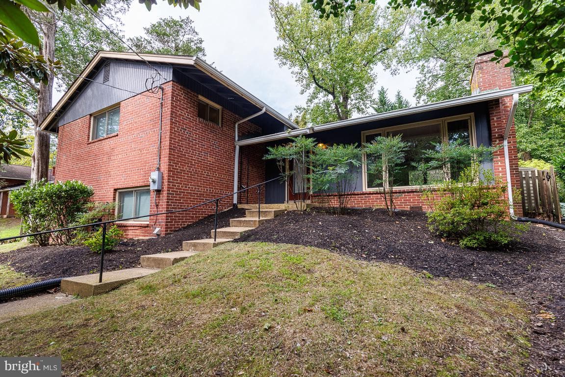 2665 Military Rd, Arlington, VA 22207-5156, United States