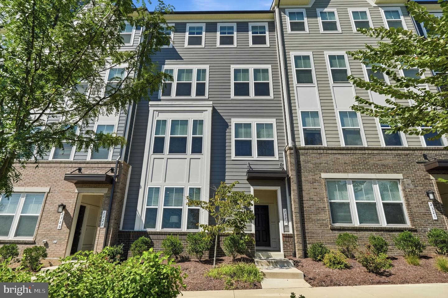 2325 Stephanie Tessa Ln, Woodbridge, VA 22191-5966, United States - Photo 1