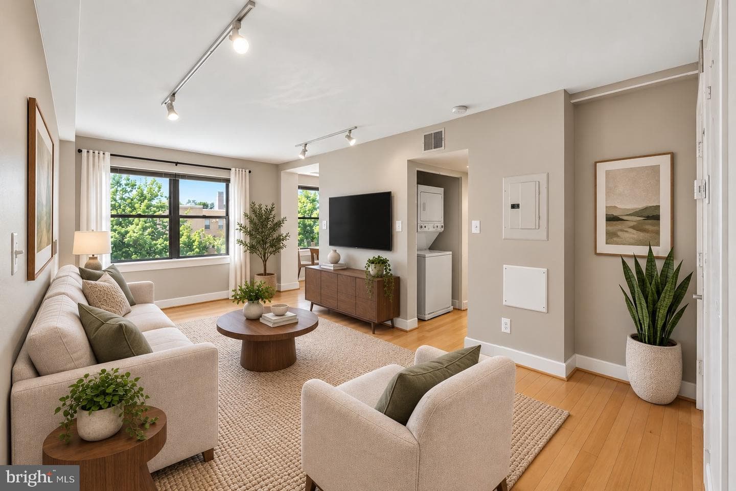 212 Oakwood St SE, Washington, DC 20032-1721, United States - Photo 1