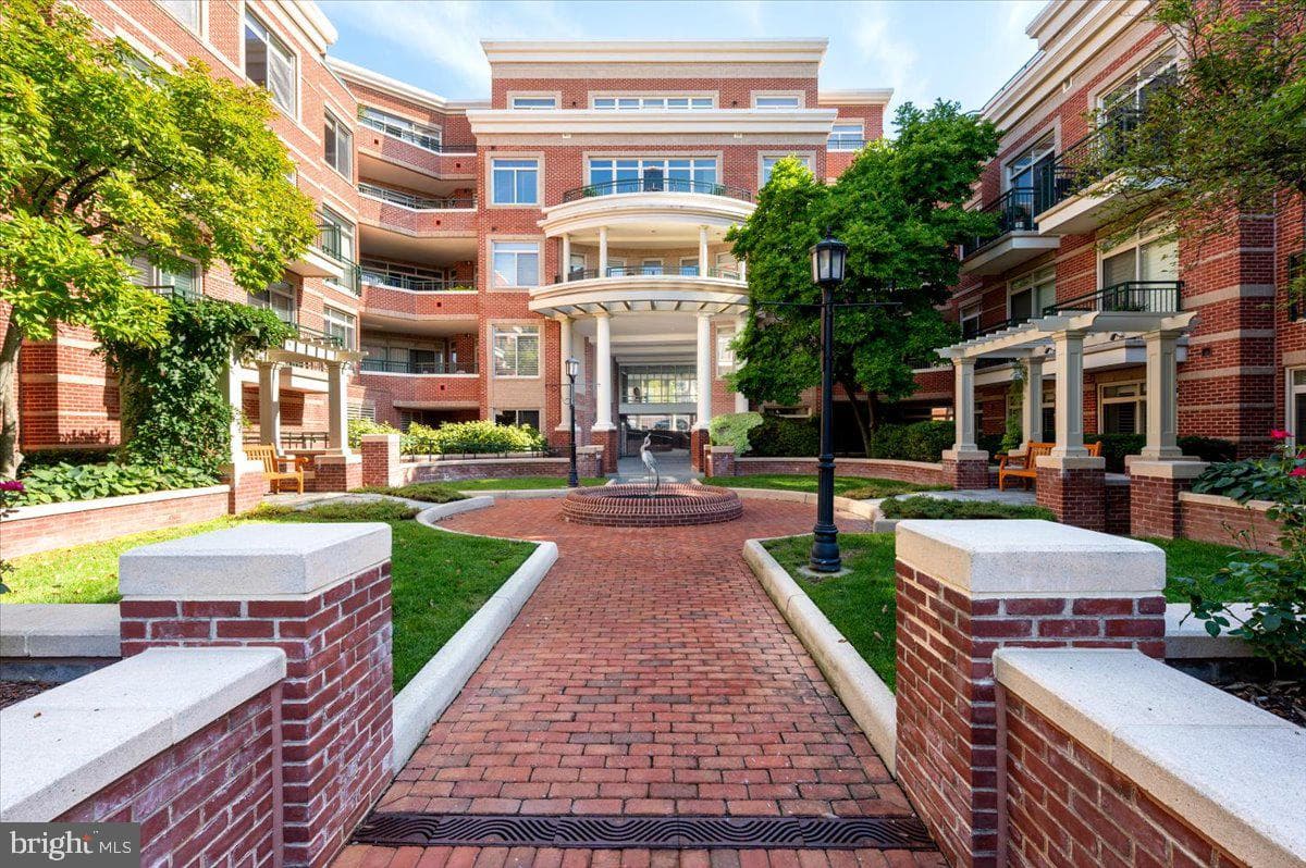 66 FRANKLIN STREET 102