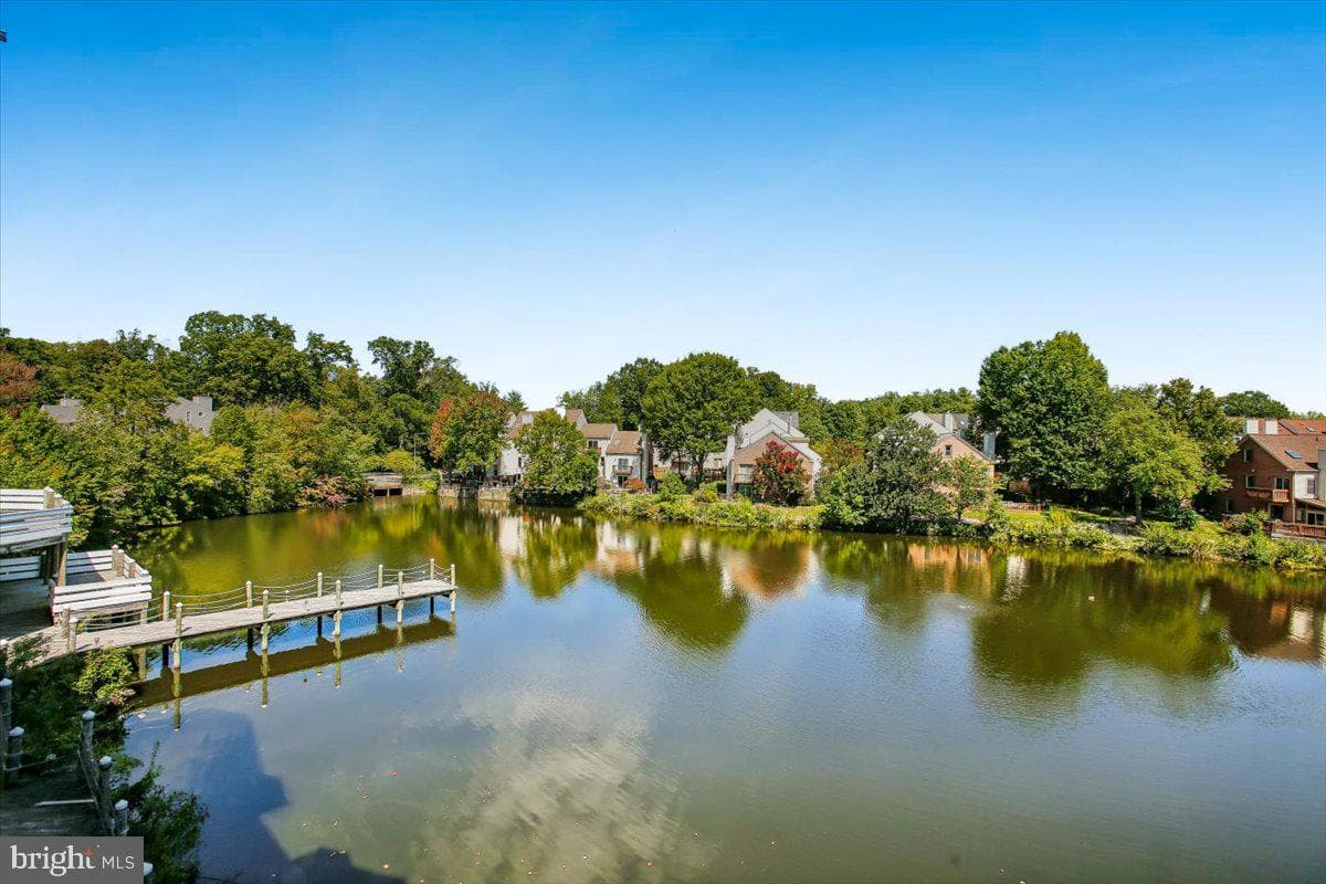 7604 Lakeside Village Dr, Falls Church, VA 22042-7543, United States