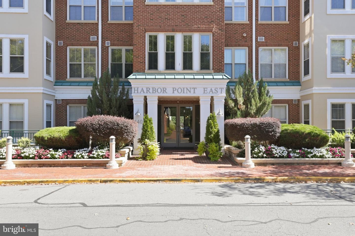 440 BELMONT BAY 215