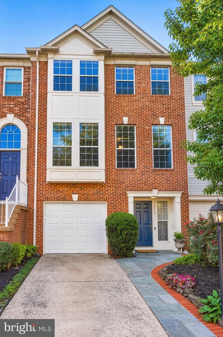 47715 SANDBANK SQUARE