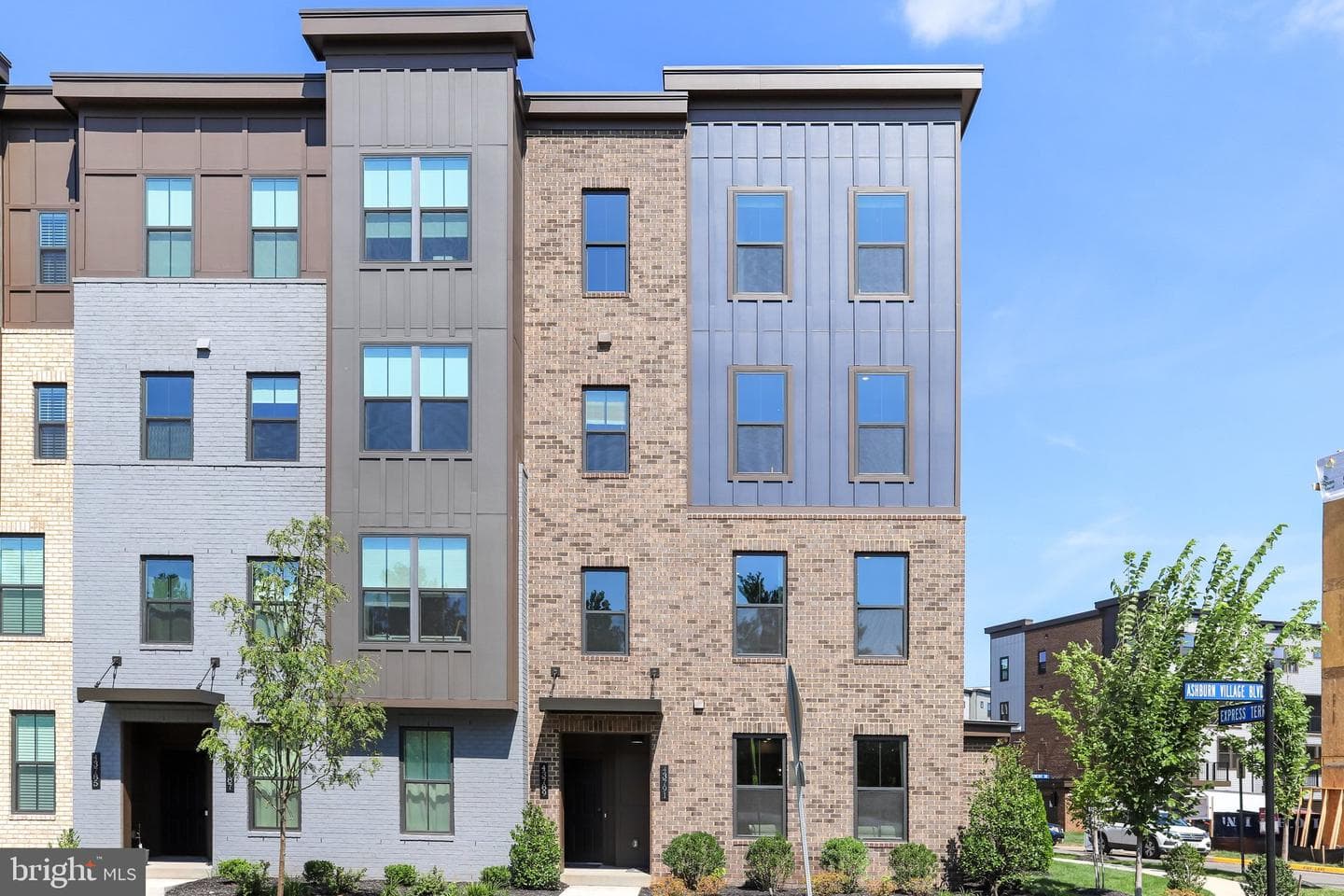 43789 Metro Ter, Ashburn, VA 20147-7054, United States