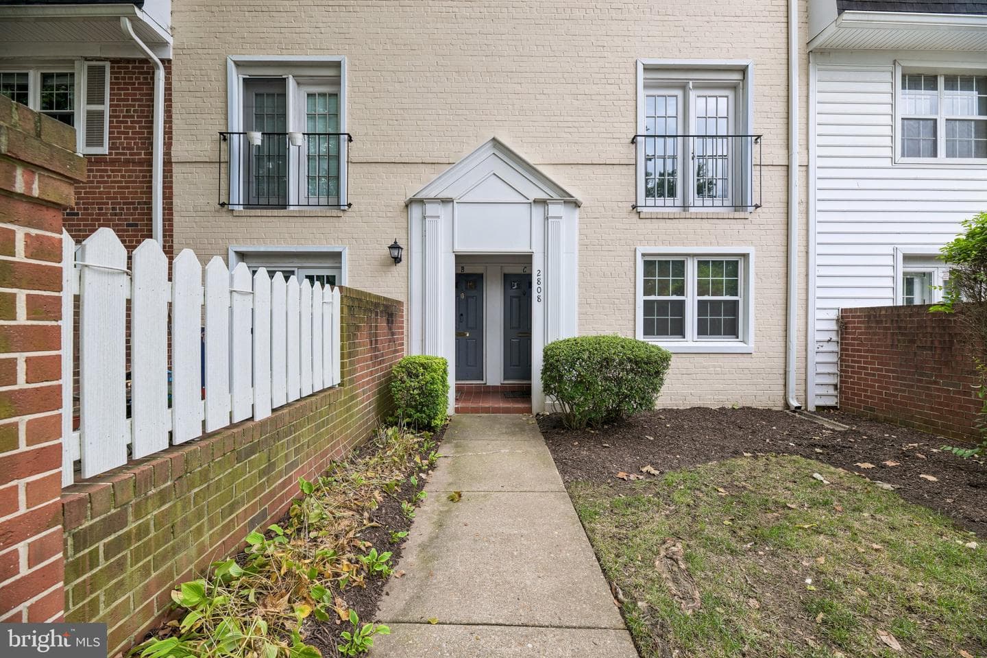 2808 S Wakefield St, Arlington, VA 22206-1194, United States