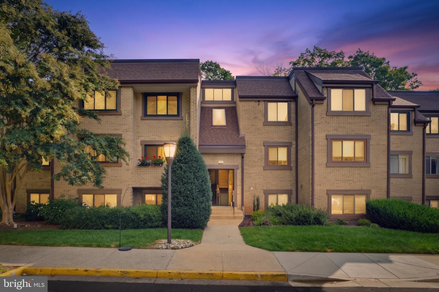 1657 Parkcrest Cir, Reston, VA 20190-4924, United States
