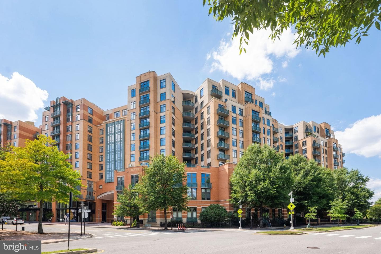 2720 S Arlington Mill Dr, Arlington, VA 22206-3400, United States