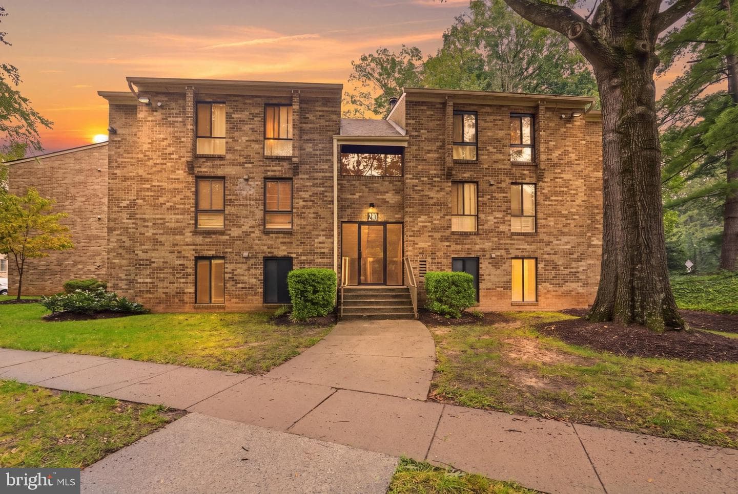 2341 Freetown Ct, Reston, VA 20191-1786, United States