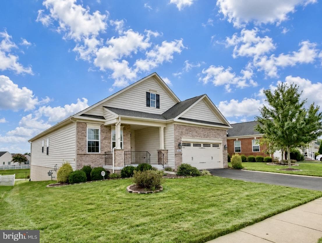 9809 NELSONS CROSSING COURT