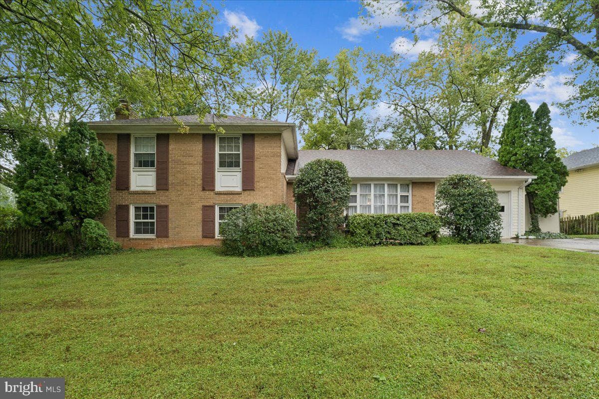 1405 Mullins St, Silver Spring, MD 20904-1522, United States