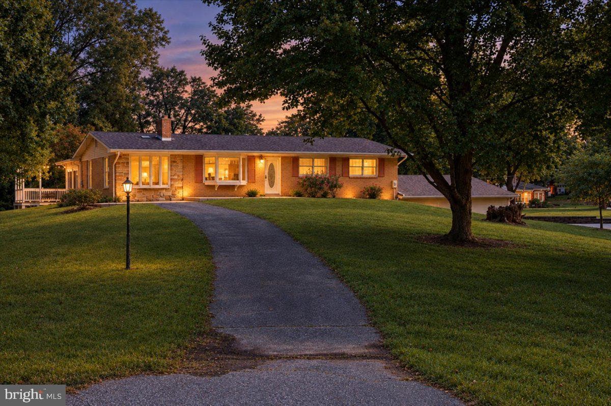 5611 Park Dr, Bowie, MD 20715-4350, United States