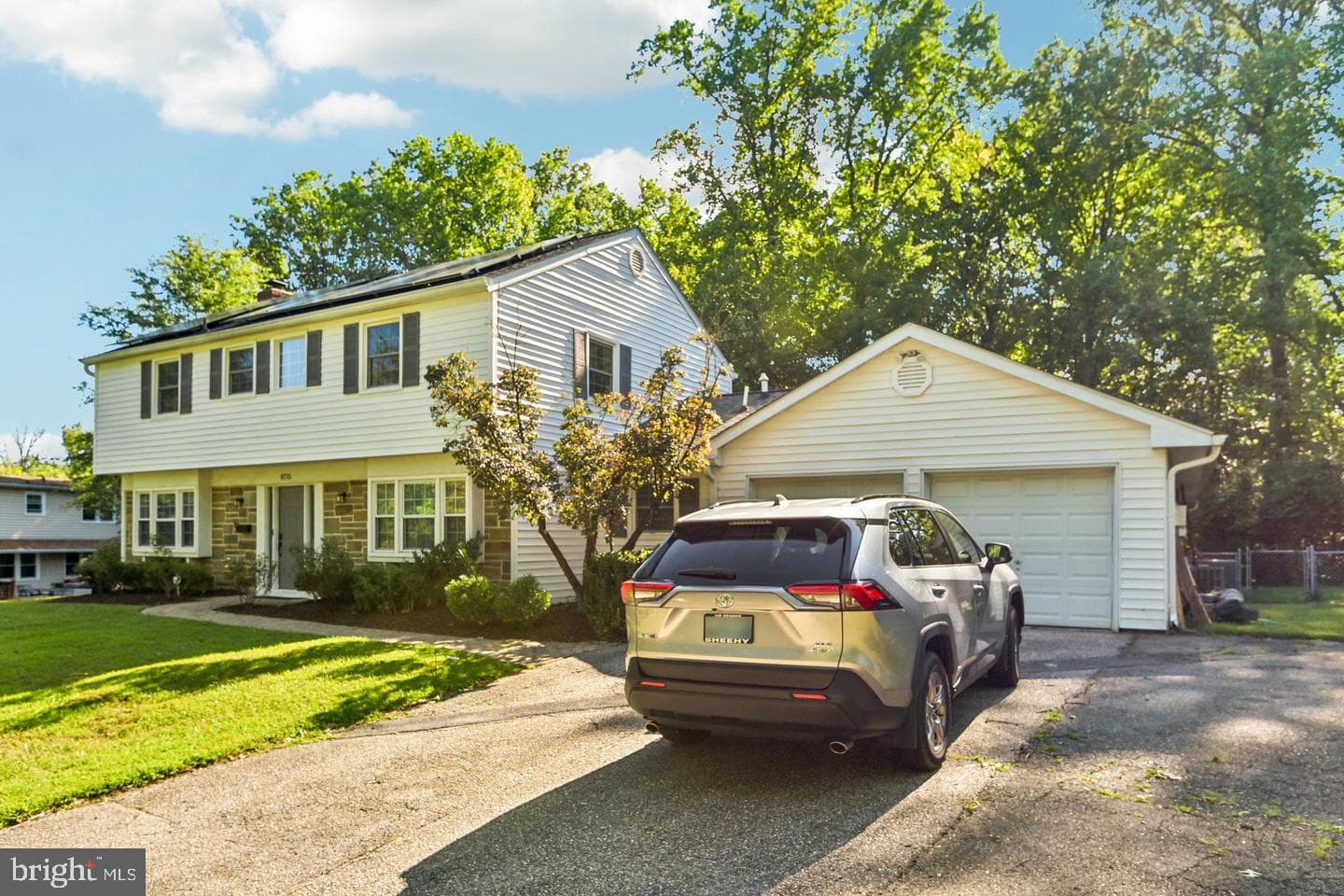 8715 CRESTMONT LN,LAUREL,MD,20708,PRINCE GEORGES