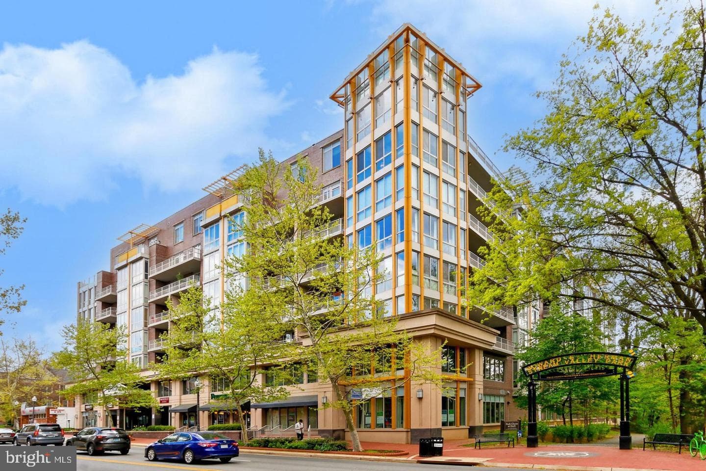 513 W Broad St, Falls Church, VA 22046-3248, United States
