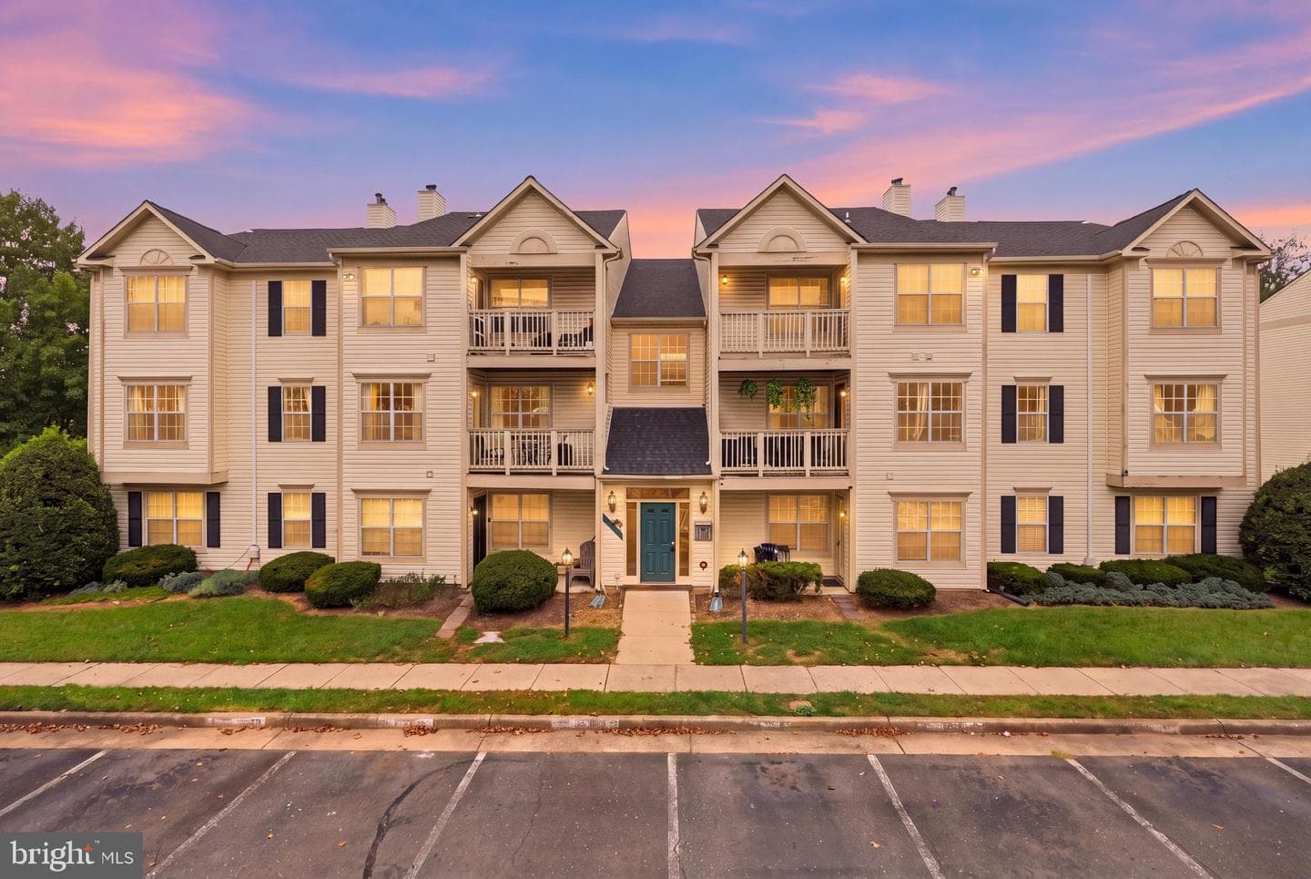 11006 Koman Cir, Manassas, VA 20109-7727, United States