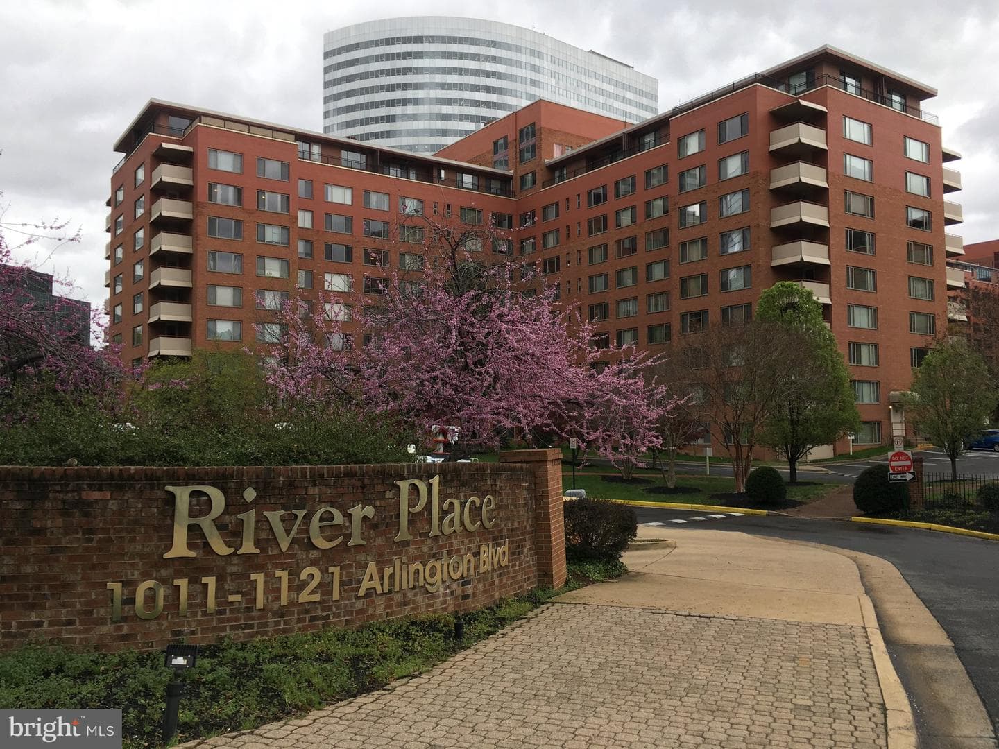 1121 Arlington Blvd, Arlington, VA 22209-3208, United States