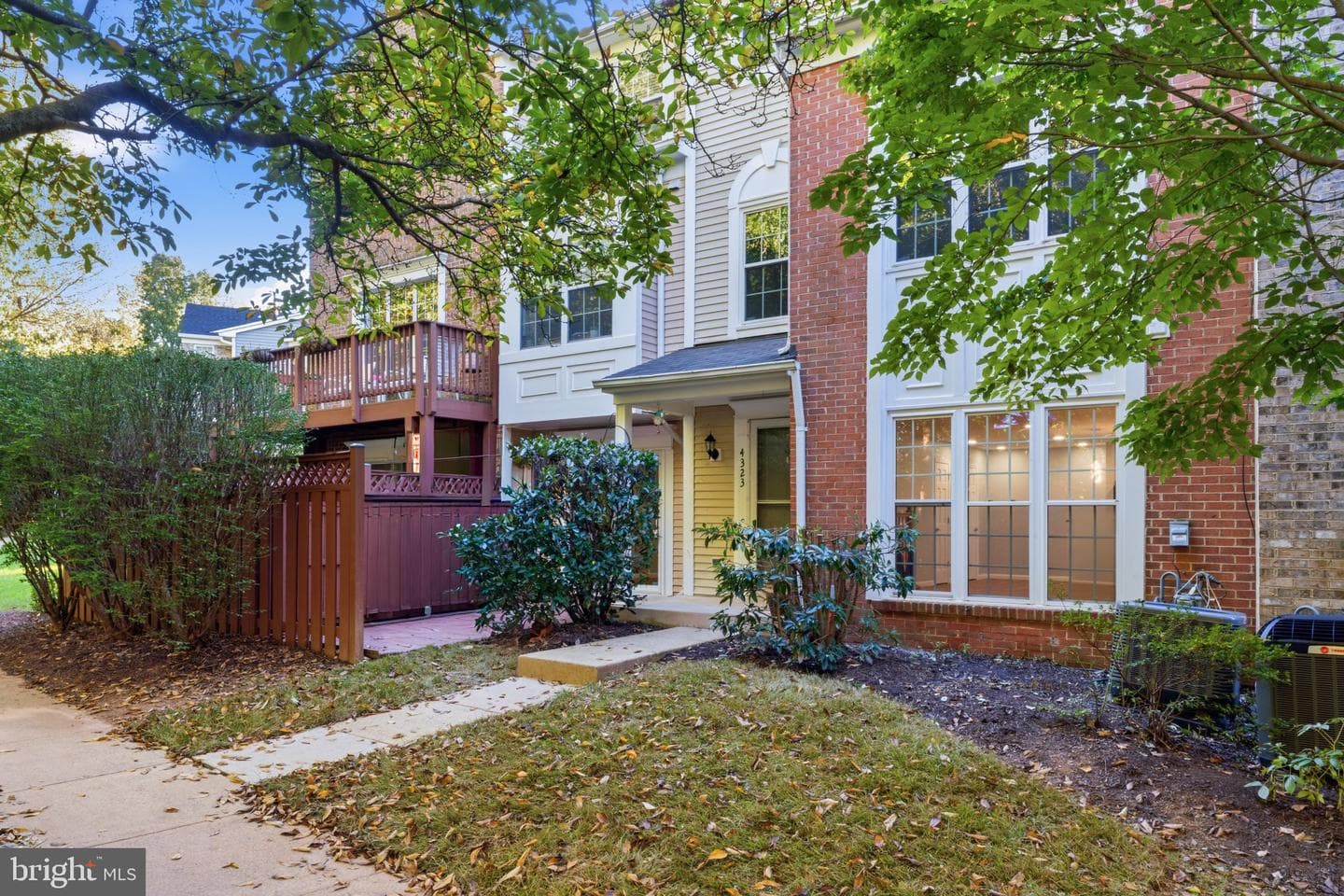 4323 Runabout Ln, Fairfax, VA 22030-7944, United States