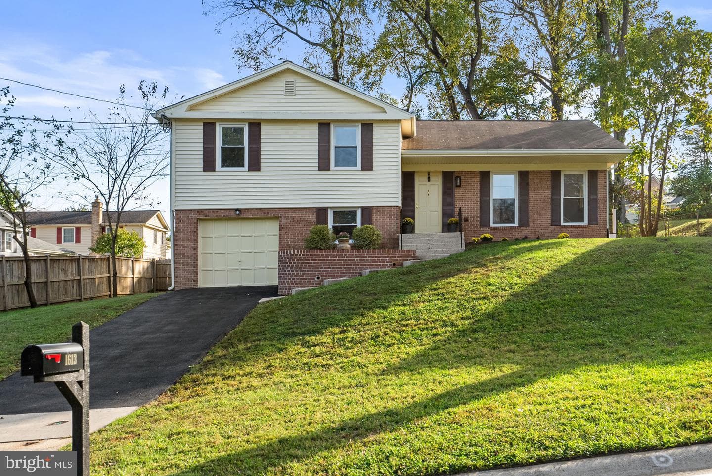 1613 LEMONTREE LN,SILVER SPRING,MD,20904,MONTGOMERY