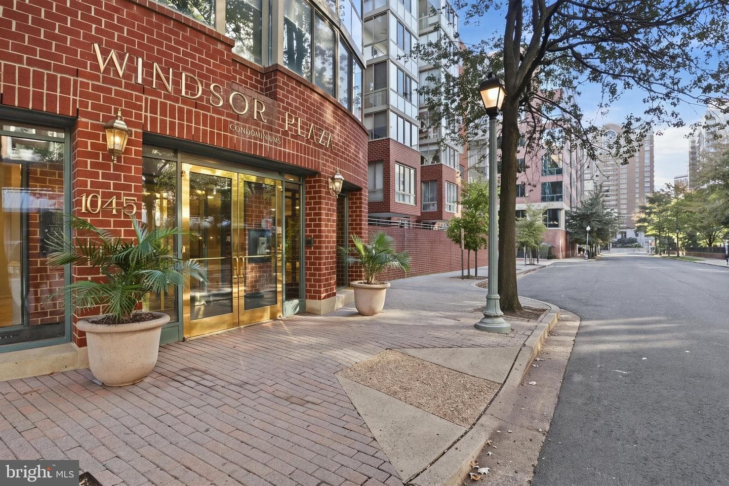 1045 N Utah St, Arlington, VA 22201-5751, United States