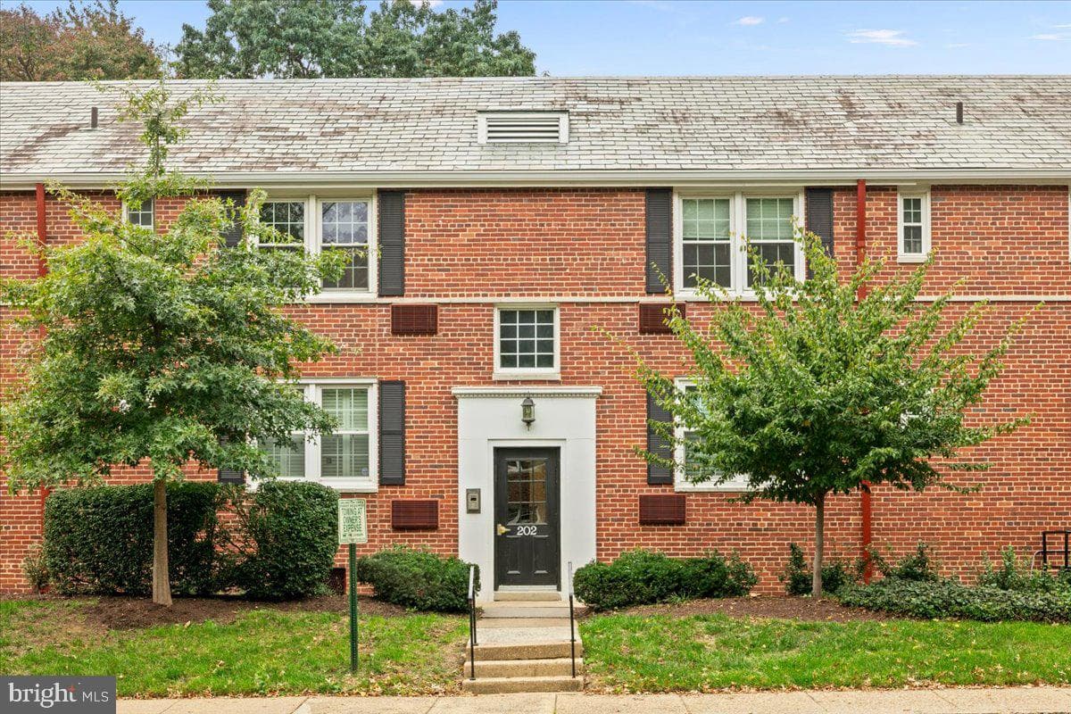 202 N GEORGE MASON DRIVE 202-2