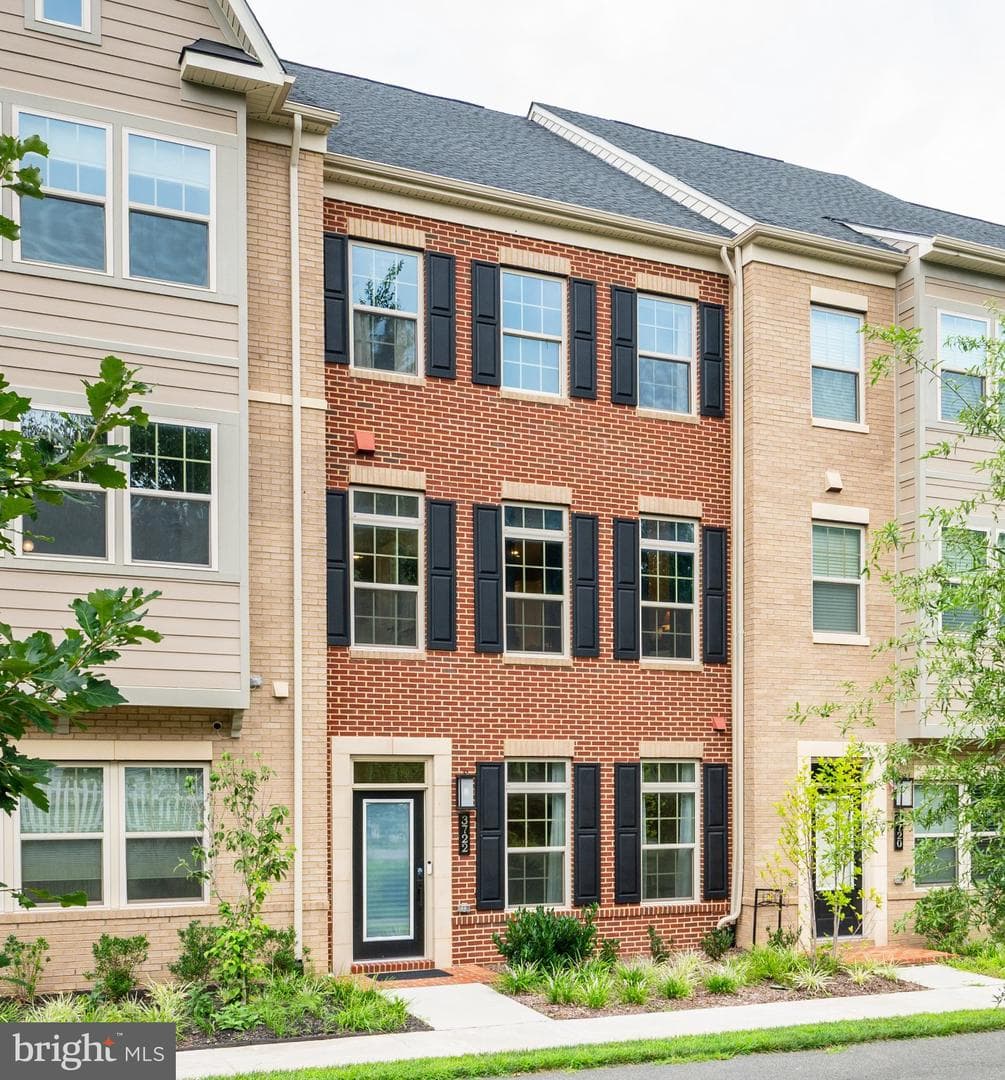 3722 MCLEAN AVE,FAIRFAX,VA,22030,FAIRFAX CITY