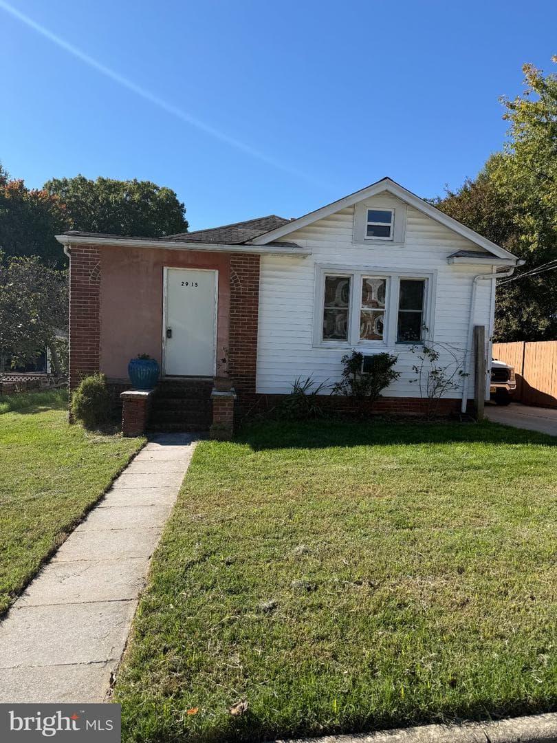 2915 E Side Dr, Alexandria, VA 22306-1714, United States