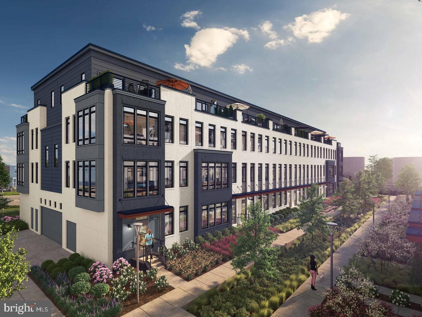 61 LOWER SERVICE CT NW #POWELL 818,WASHINGTON,DC,20001,WASHINGTON