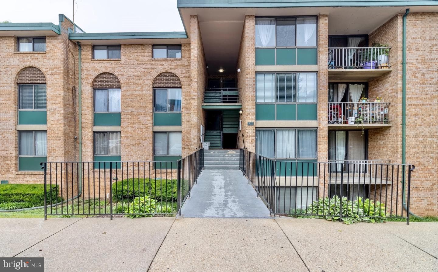 525 N ARMISTEAD STREET 302