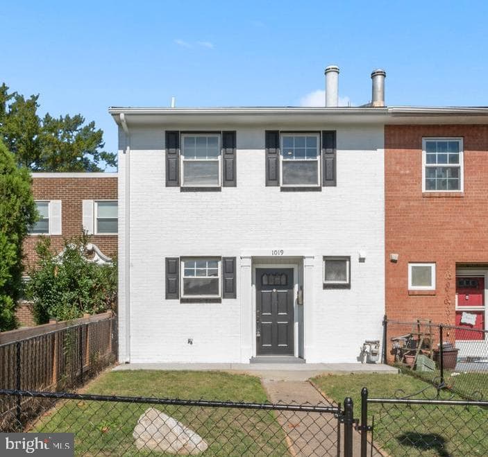 1019 First St, Alexandria, VA 22314-1334, United States