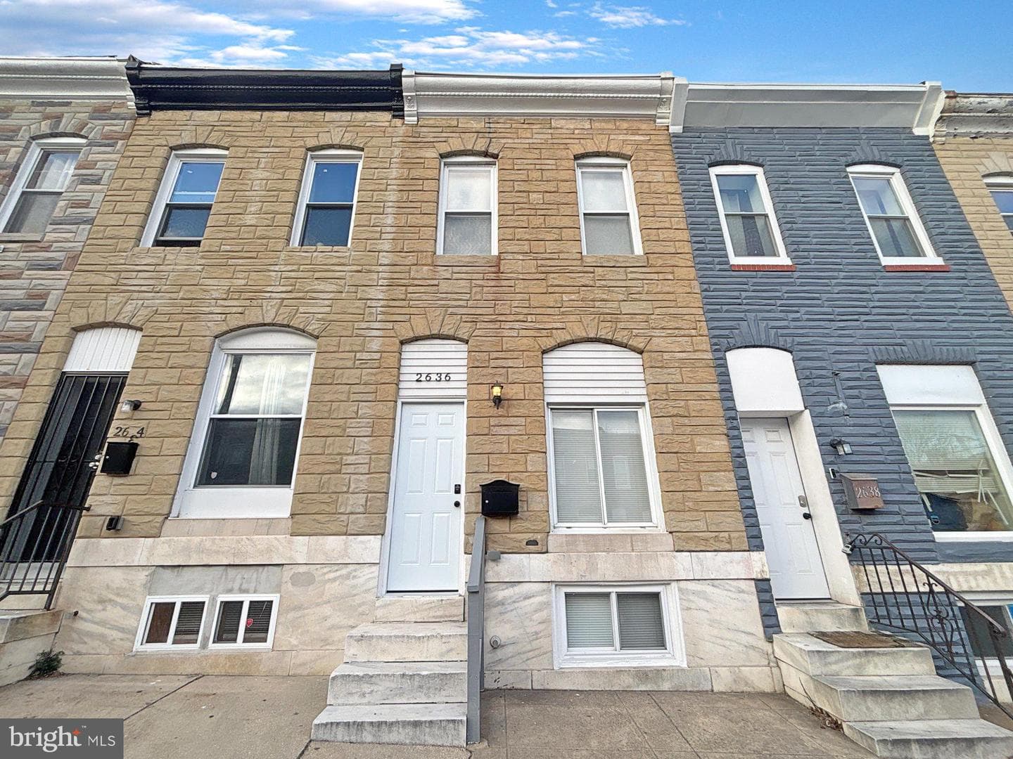 2636 E MONUMENT STREET - Photo 1