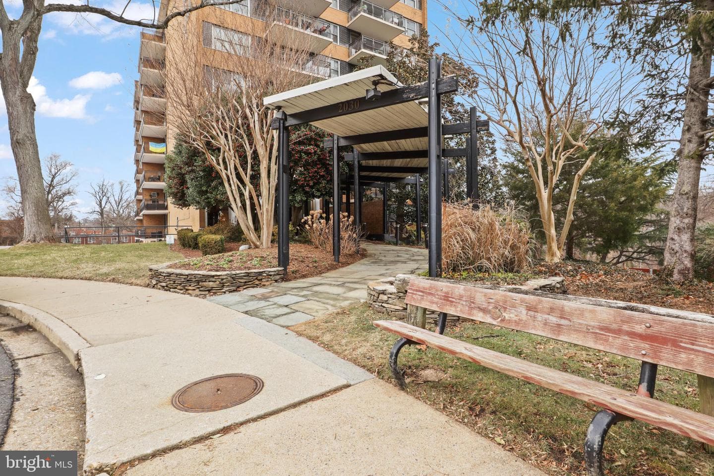 2030 N ADAMS STREET 911
