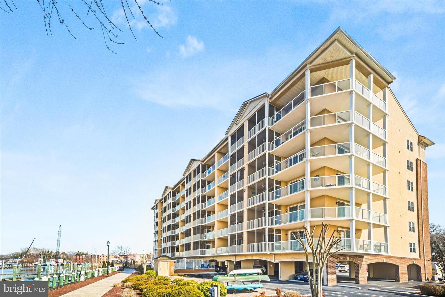 530 RIVERSIDE DRIVE 202