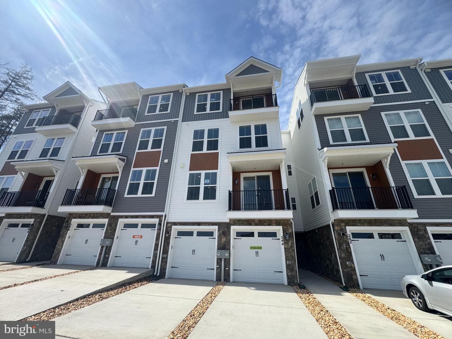 244 VIOLET WAY 1