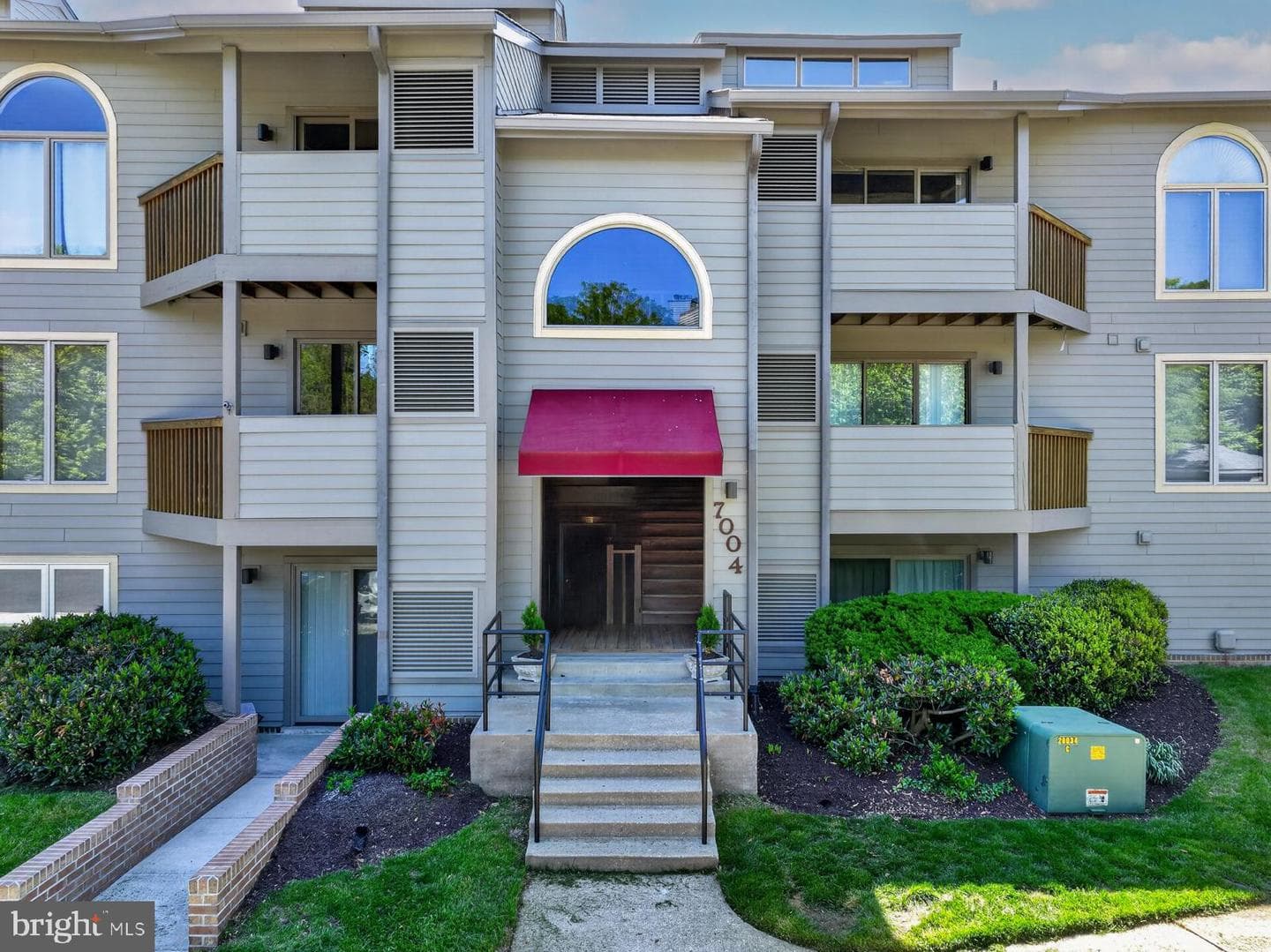 7004 CHANNEL VILLAGE COURT 102